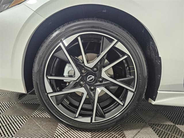 new 2025 Nissan Sentra car, priced at $28,125