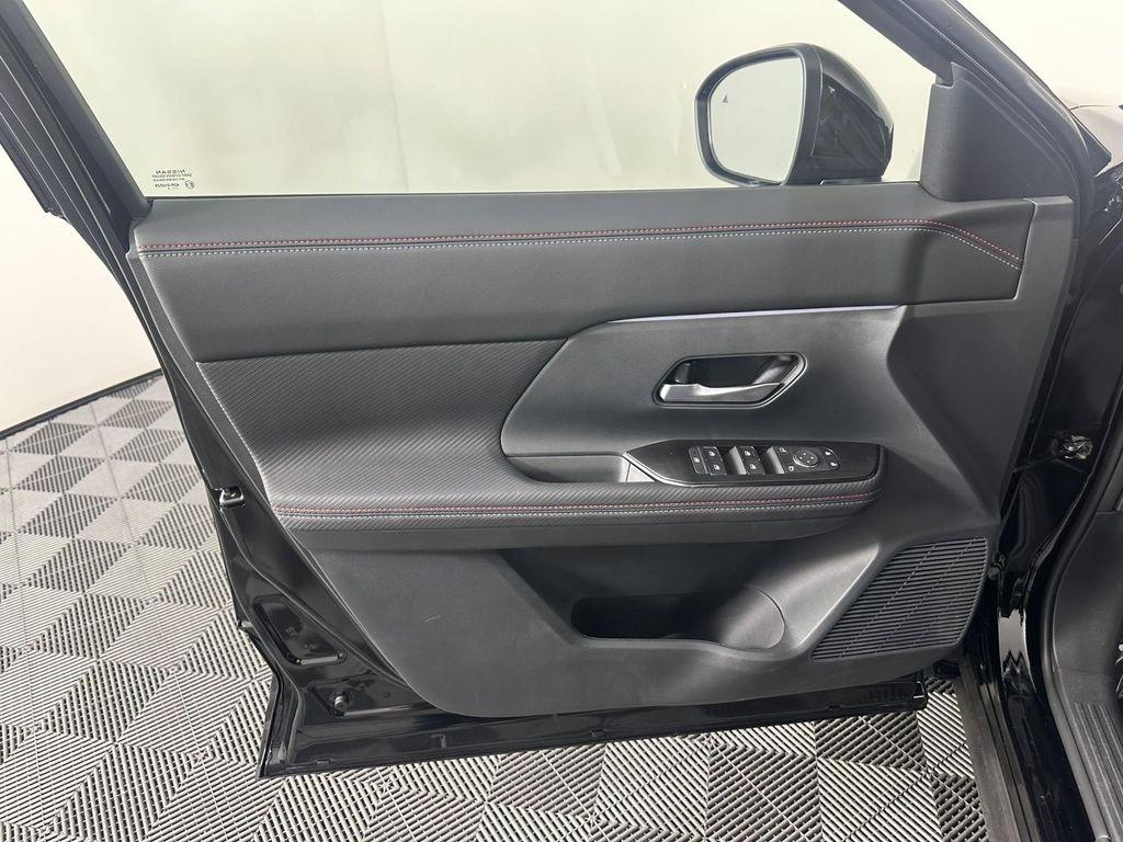 new 2025 Nissan Kicks car, priced at $29,470