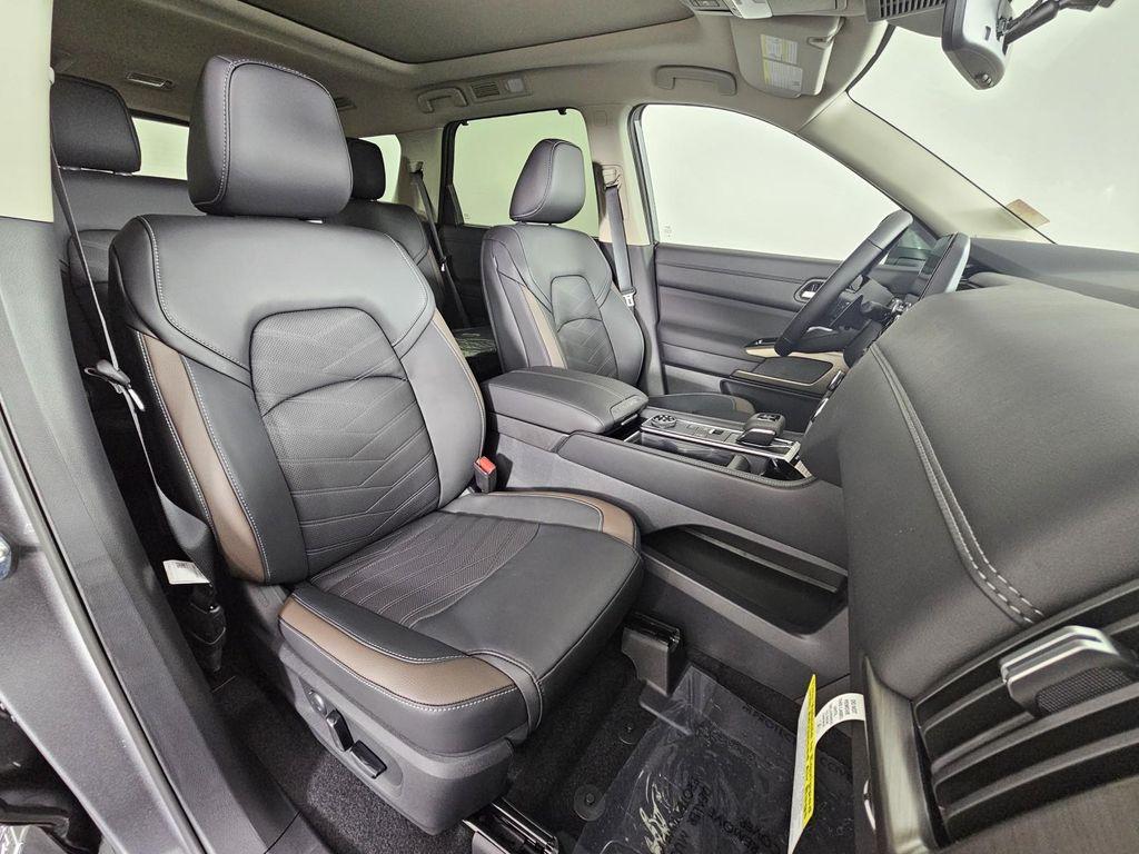 new 2025 Nissan Pathfinder car, priced at $49,999