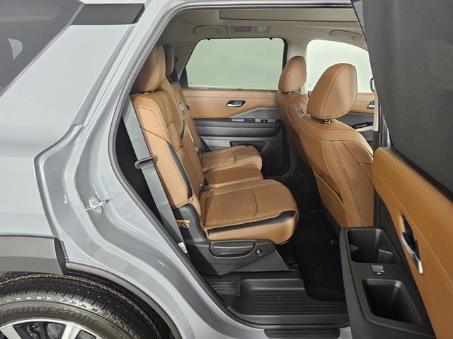 new 2025 Nissan Pathfinder car, priced at $46,845