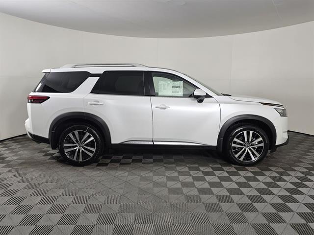 new 2025 Nissan Pathfinder car, priced at $47,020