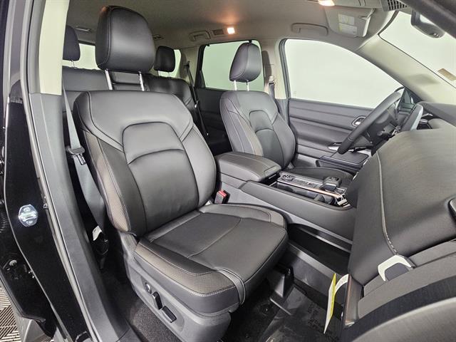 new 2025 Nissan Pathfinder car, priced at $41,590