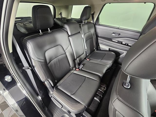 new 2025 Nissan Pathfinder car, priced at $41,590