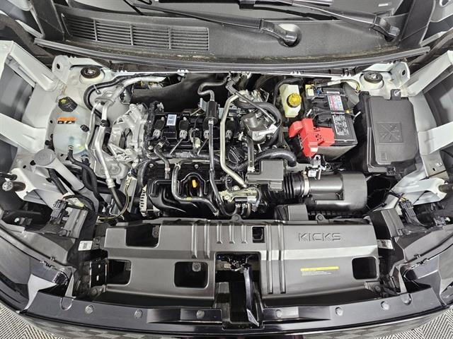 new 2025 Nissan Kicks car, priced at $29,850