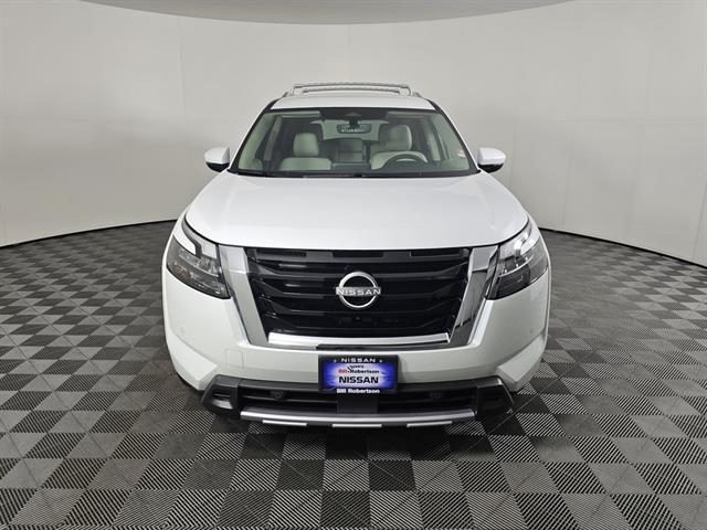 new 2025 Nissan Pathfinder car, priced at $39,925