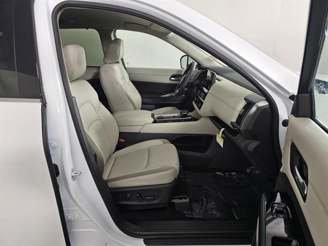 new 2025 Nissan Pathfinder car, priced at $39,925