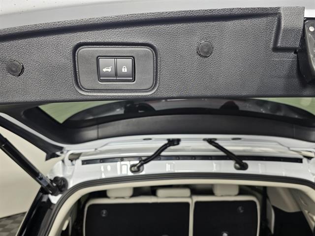 new 2025 Nissan Pathfinder car, priced at $39,925