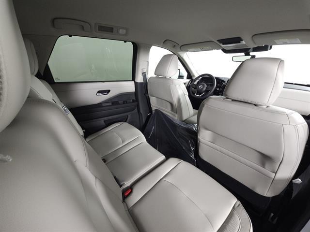 new 2025 Nissan Pathfinder car, priced at $39,925