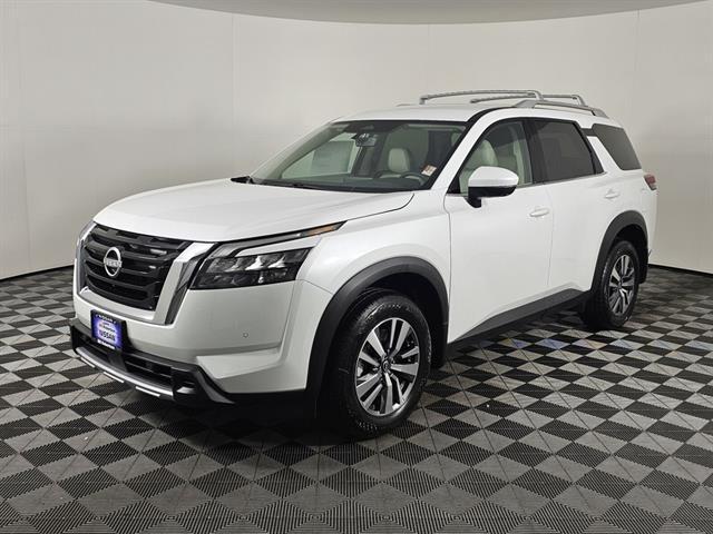 new 2025 Nissan Pathfinder car, priced at $39,925