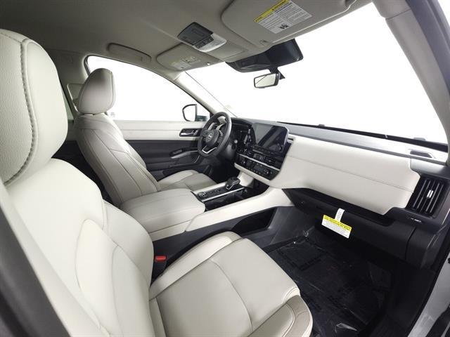new 2025 Nissan Pathfinder car, priced at $39,925