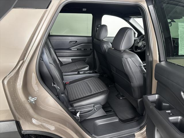 new 2025 Nissan Pathfinder car, priced at $45,999