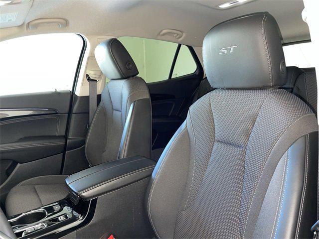 used 2023 Buick Envision car, priced at $25,000