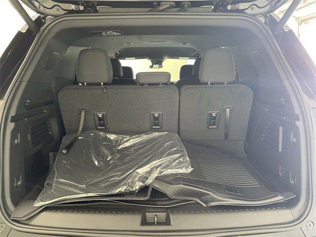 new 2025 Chevrolet Traverse car, priced at $43,976