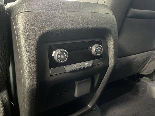 new 2025 Chevrolet Traverse car, priced at $43,976