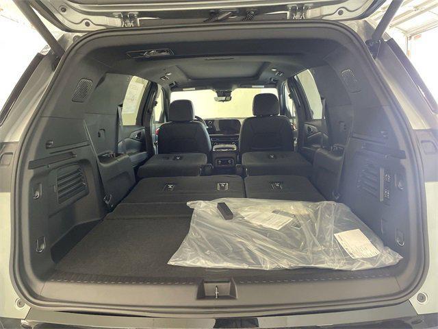 new 2025 Chevrolet Traverse car, priced at $59,095