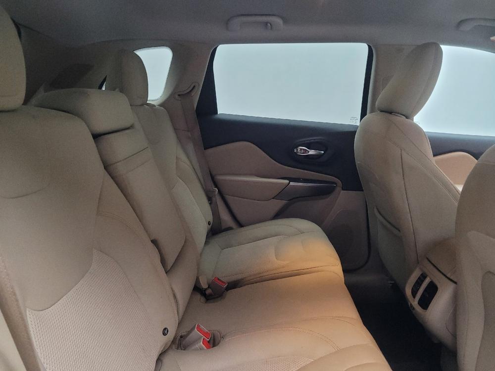 used 2019 Jeep Cherokee car, priced at $15,595