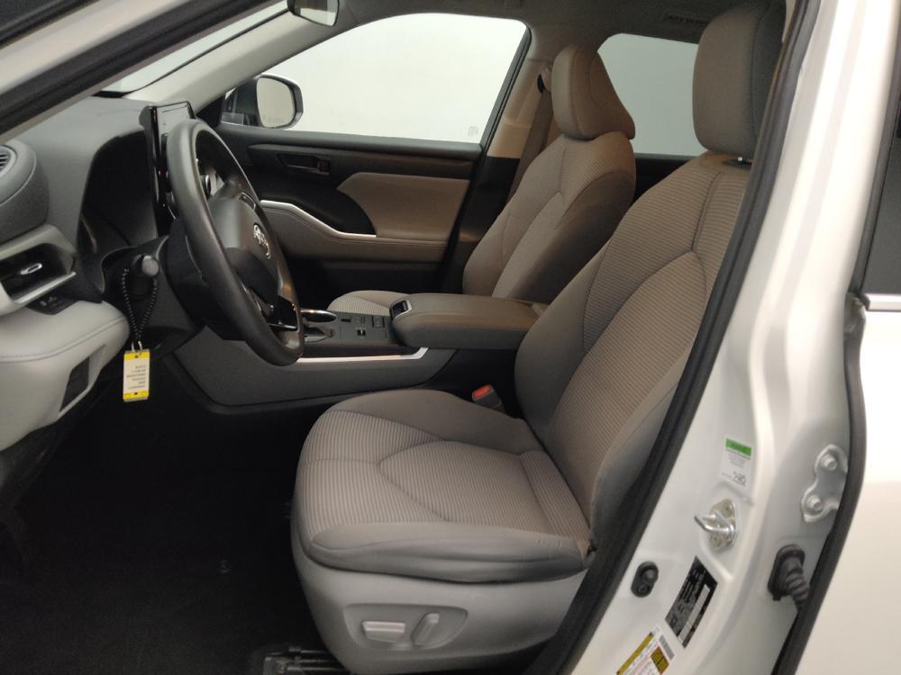 used 2020 Toyota Highlander car, priced at $25,695