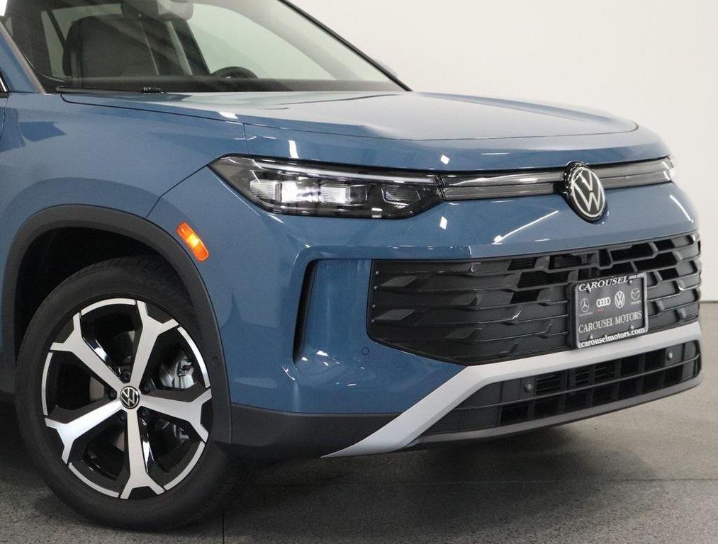 new 2025 Volkswagen Tiguan car, priced at $37,871