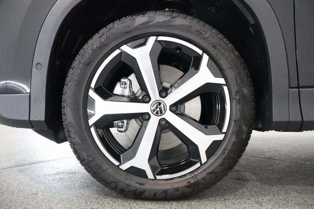 new 2025 Volkswagen Tiguan car, priced at $38,176