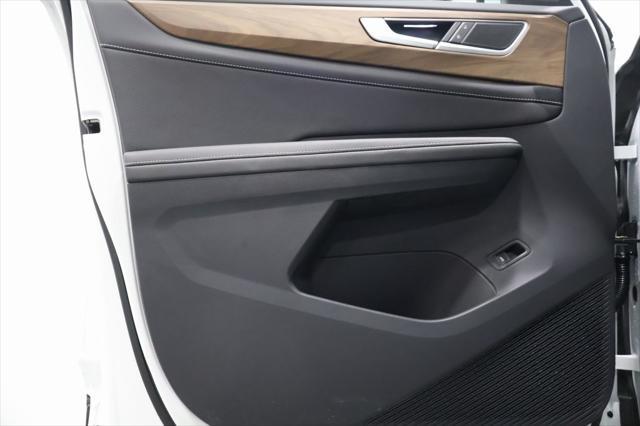 new 2025 Volkswagen Atlas car, priced at $46,115