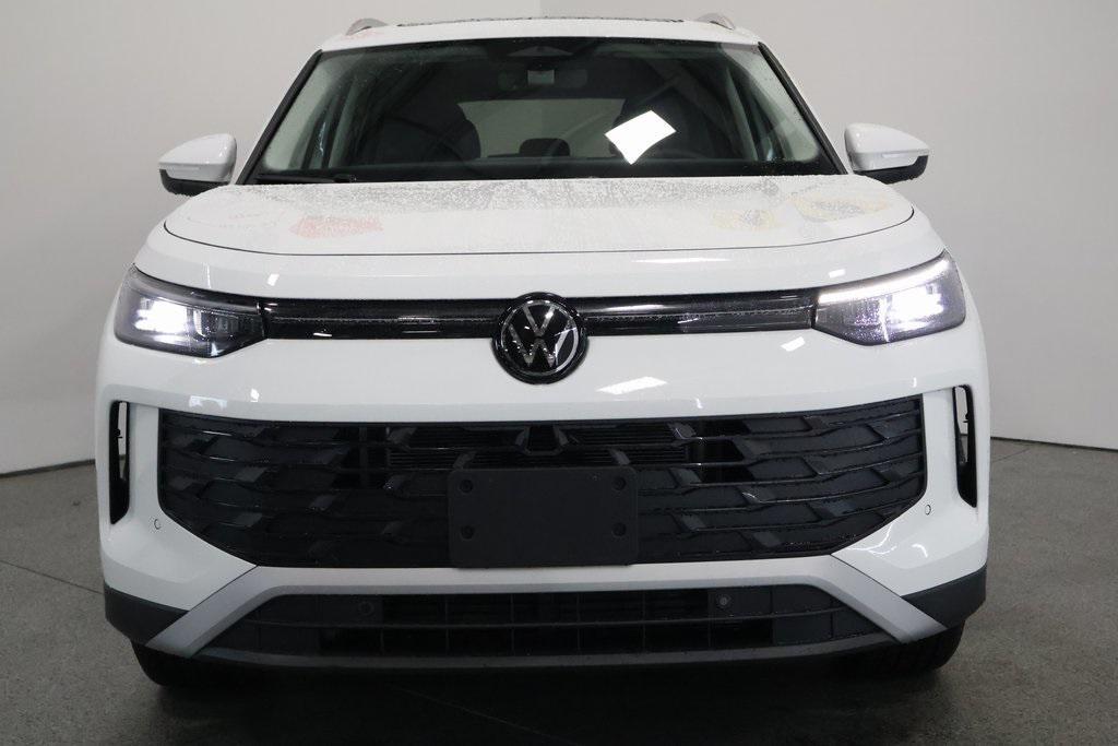 new 2025 Volkswagen Tiguan car, priced at $38,176