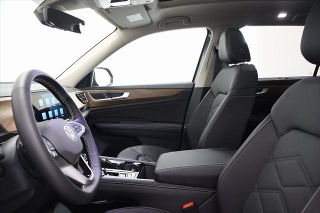 new 2025 Volkswagen Atlas car, priced at $48,715