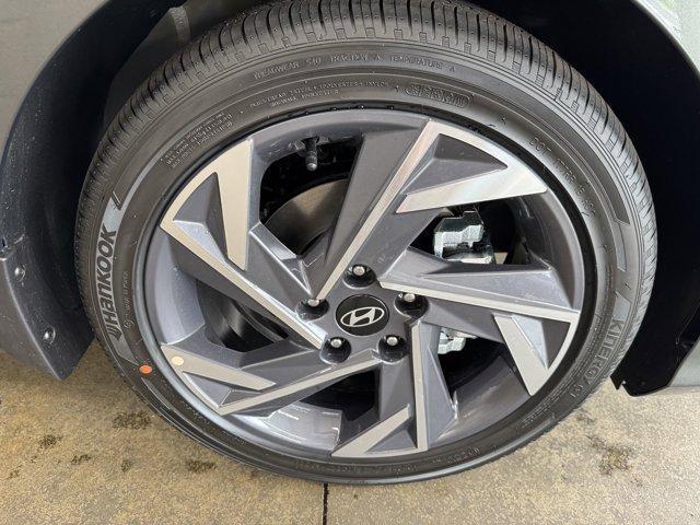 new 2025 Hyundai Elantra car, priced at $27,847