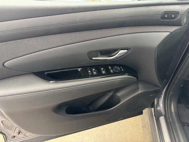 new 2025 Hyundai TUCSON Hybrid car, priced at $42,452
