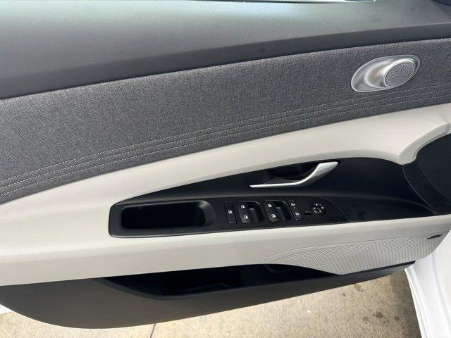 new 2025 Hyundai Elantra car, priced at $27,977