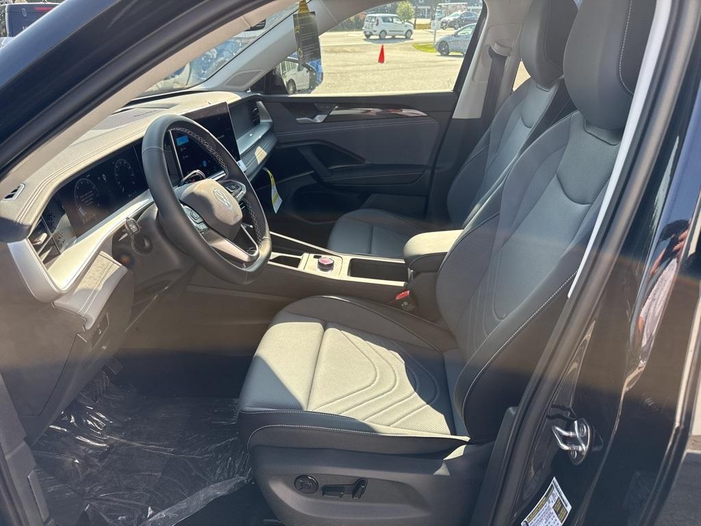 new 2025 Volkswagen Tiguan car, priced at $33,330