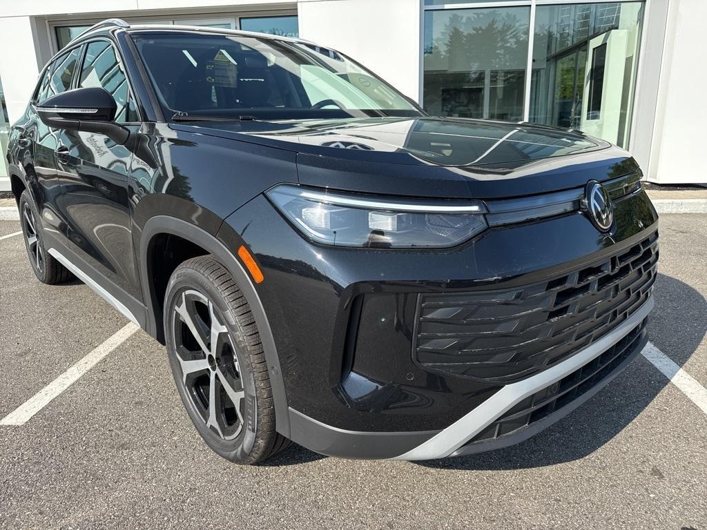 new 2025 Volkswagen Tiguan car, priced at $33,330