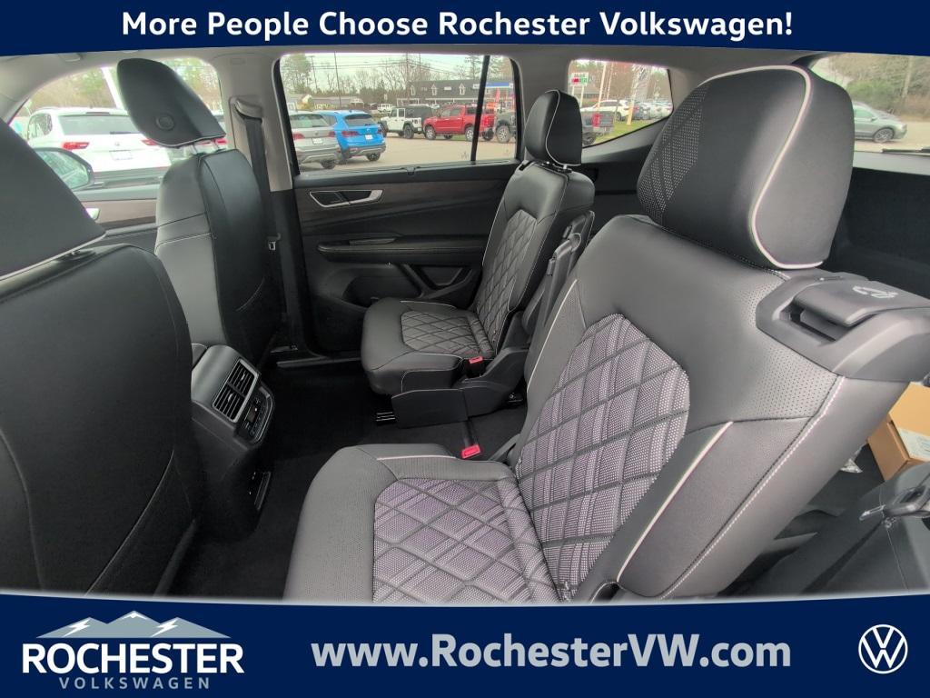 new 2025 Volkswagen Atlas car, priced at $52,380
