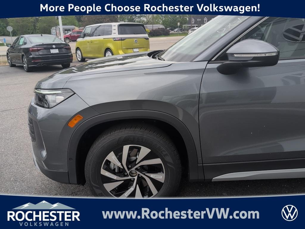 new 2025 Volkswagen Tiguan car, priced at $32,420