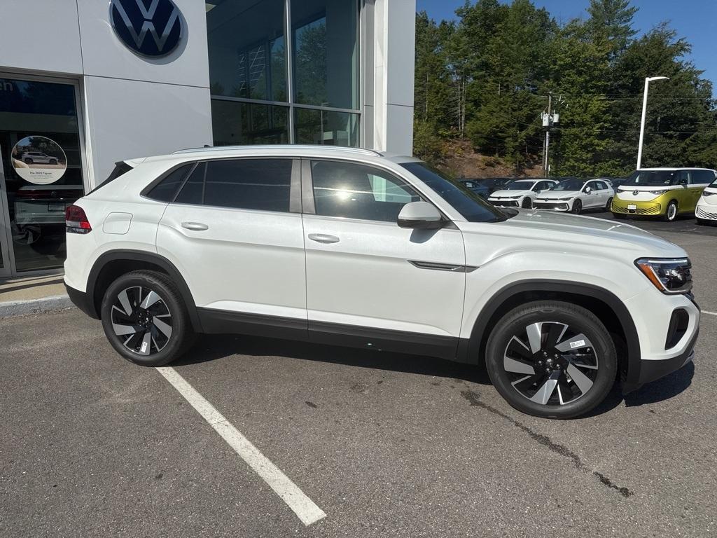 new 2026 Volkswagen Atlas Cross Sport car, priced at $45,690