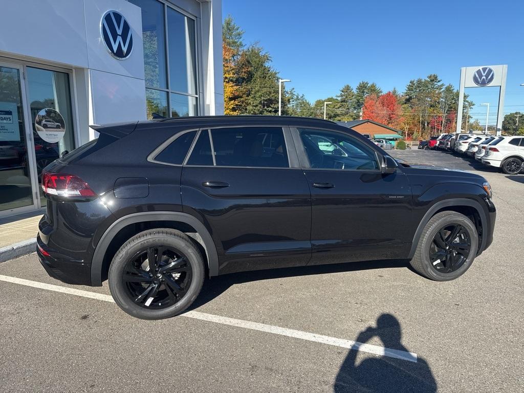 new 2026 Volkswagen Atlas Cross Sport car, priced at $50,284