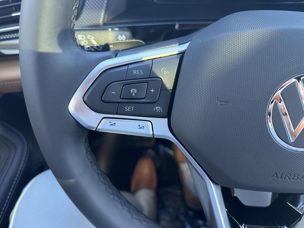 new 2026 Volkswagen Atlas Cross Sport car, priced at $50,284