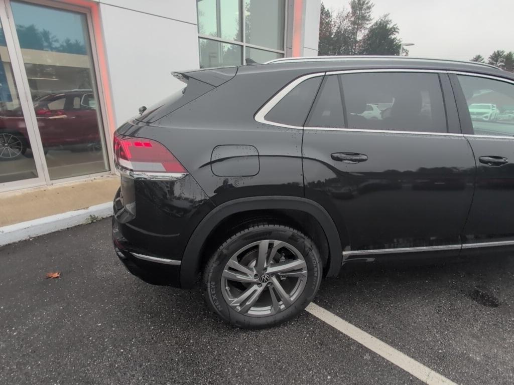 new 2024 Volkswagen Atlas Cross Sport car, priced at $44,697