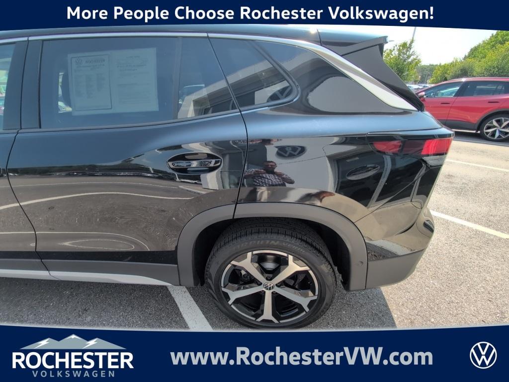 used 2025 Volkswagen Tiguan car, priced at $36,995