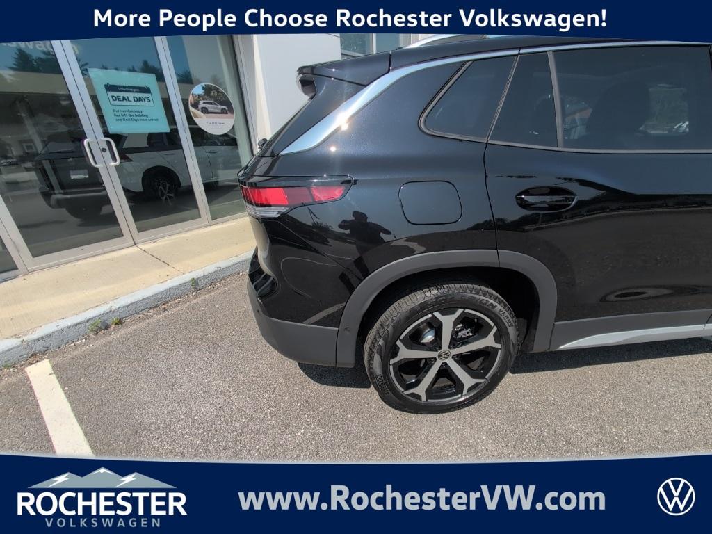 used 2025 Volkswagen Tiguan car, priced at $36,995