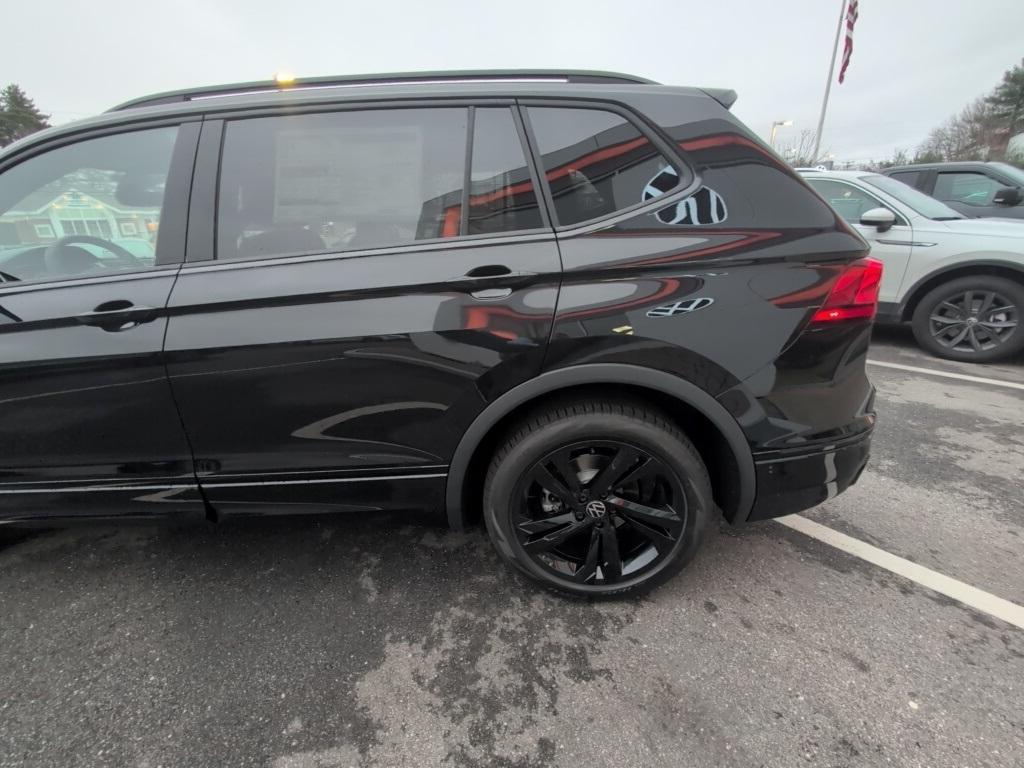 new 2024 Volkswagen Tiguan car, priced at $34,452