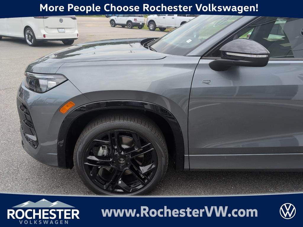 new 2025 Volkswagen Tiguan car, priced at $37,426