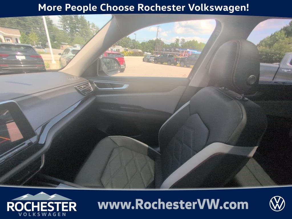 new 2025 Volkswagen Atlas car, priced at $43,476