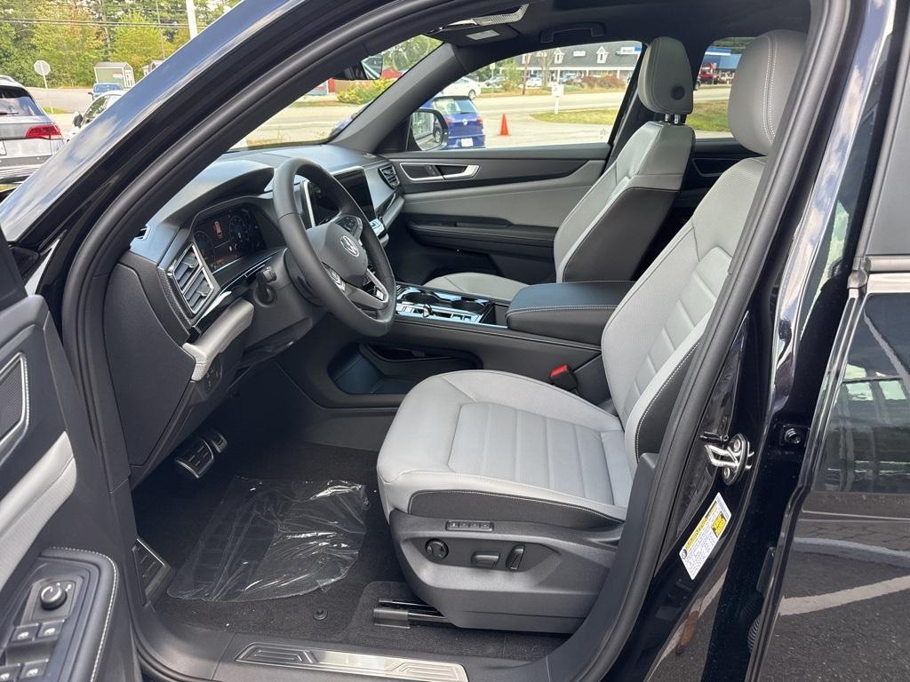 new 2026 Volkswagen Atlas Cross Sport car, priced at $50,525