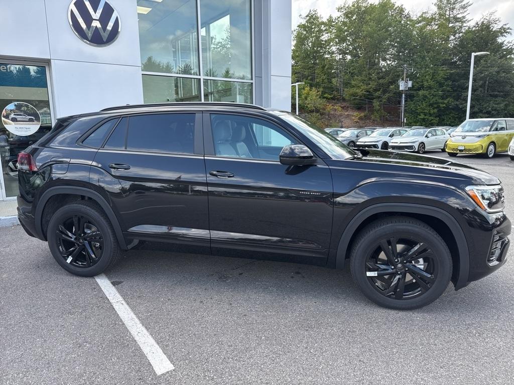 new 2026 Volkswagen Atlas Cross Sport car, priced at $50,525