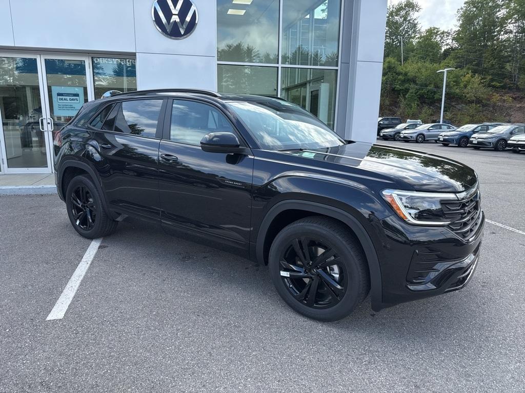 new 2026 Volkswagen Atlas Cross Sport car, priced at $50,525