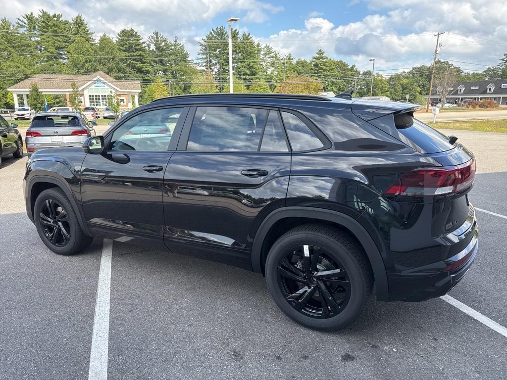 new 2026 Volkswagen Atlas Cross Sport car, priced at $50,525