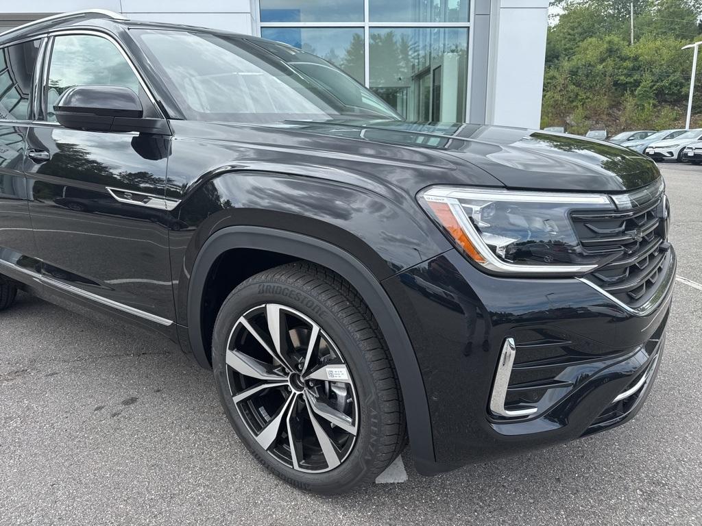 new 2025 Volkswagen Atlas car, priced at $50,325