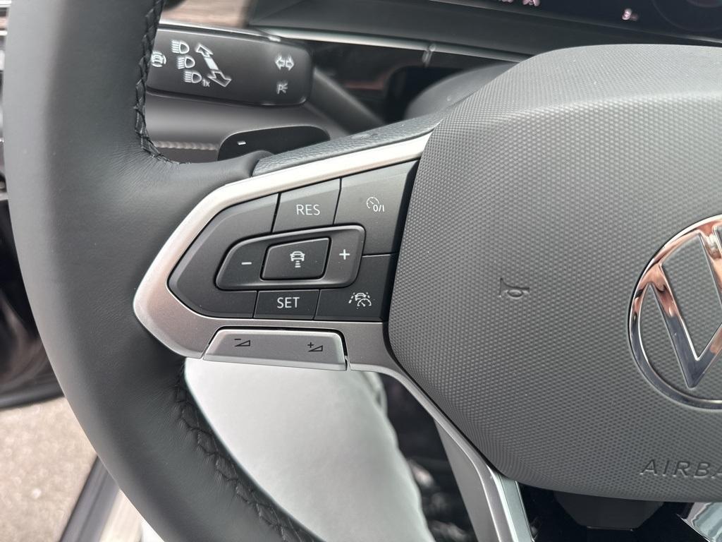 new 2025 Volkswagen Atlas car, priced at $50,325