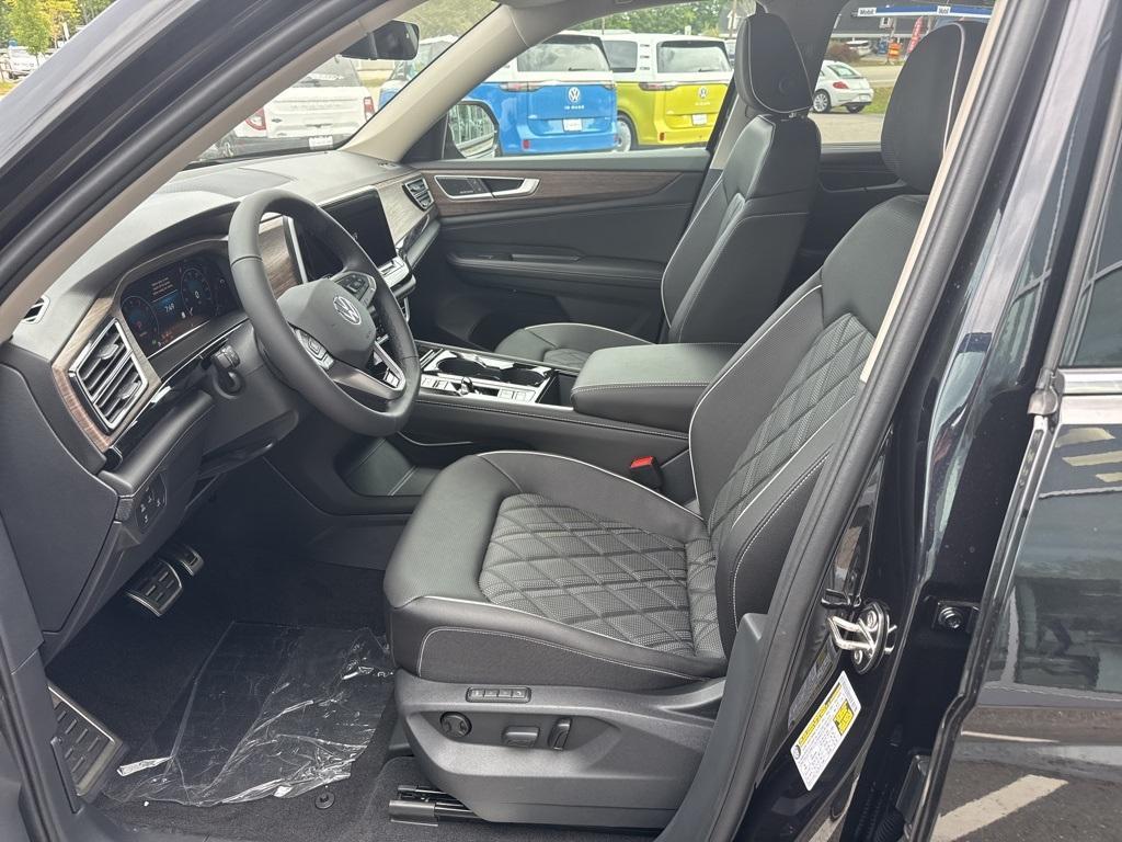 new 2025 Volkswagen Atlas car, priced at $50,325