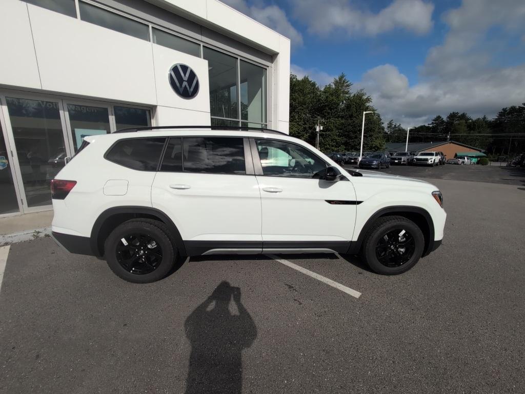 new 2025 Volkswagen Atlas car, priced at $43,885